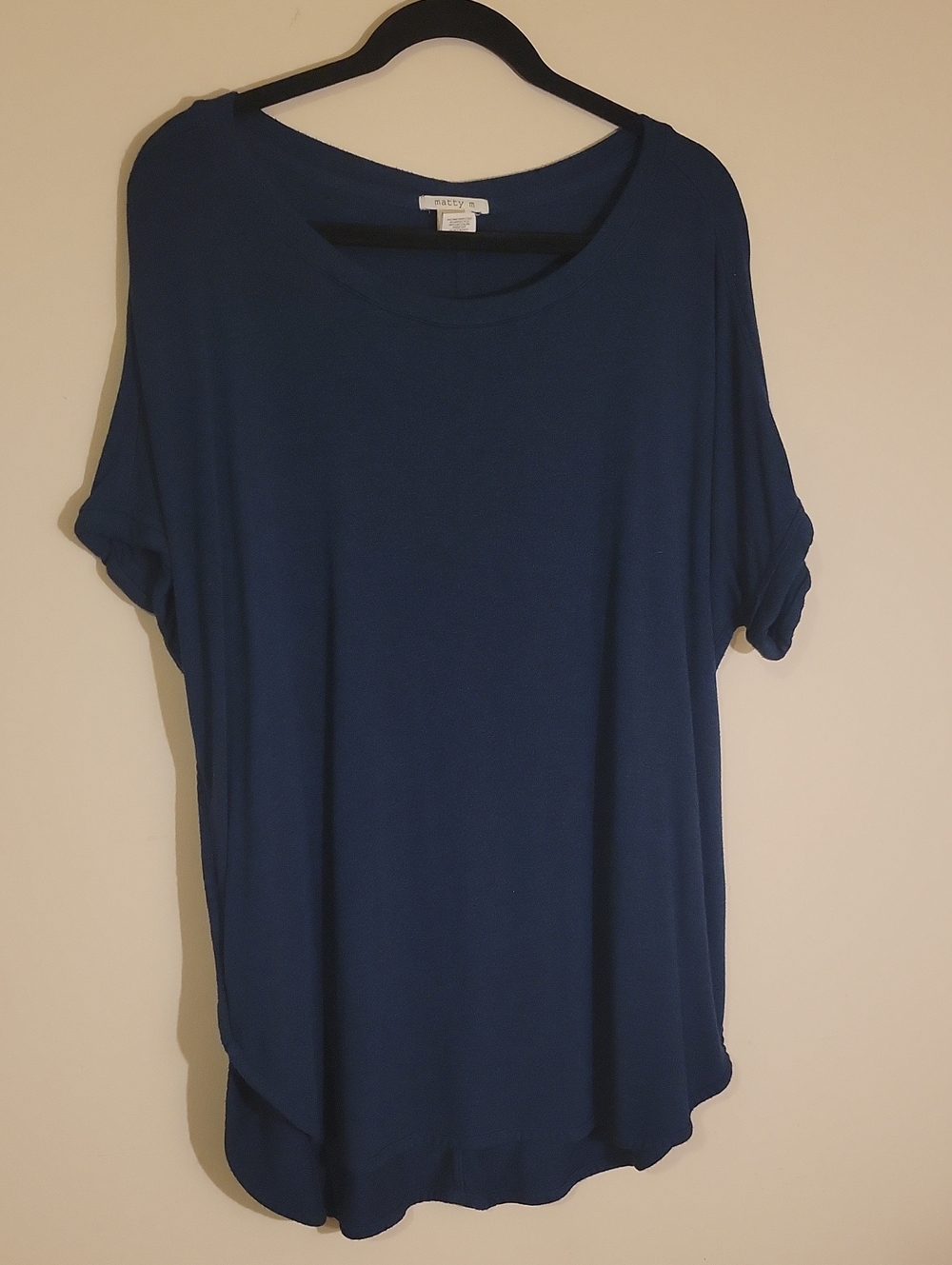 #23 Matty M Women's Short Sleeve Flowy Scoop Neck Top in Navy Blue
